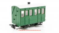 GR-500UG Peco GVT 4-wheel enclosed side coach in plain green livery